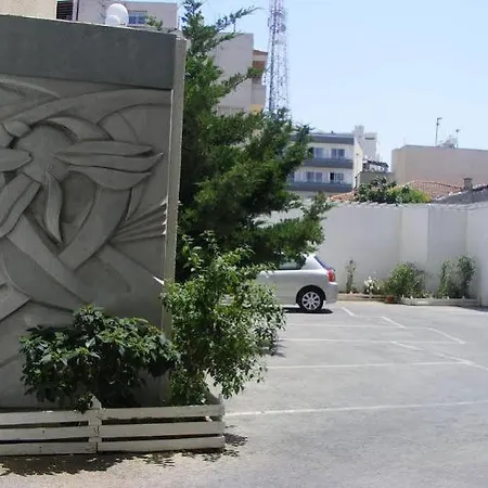 Appart hôtel Eleonora Larnaca