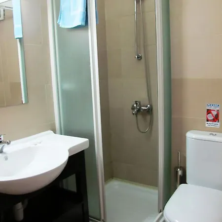 إليونورا 3* لارنكا