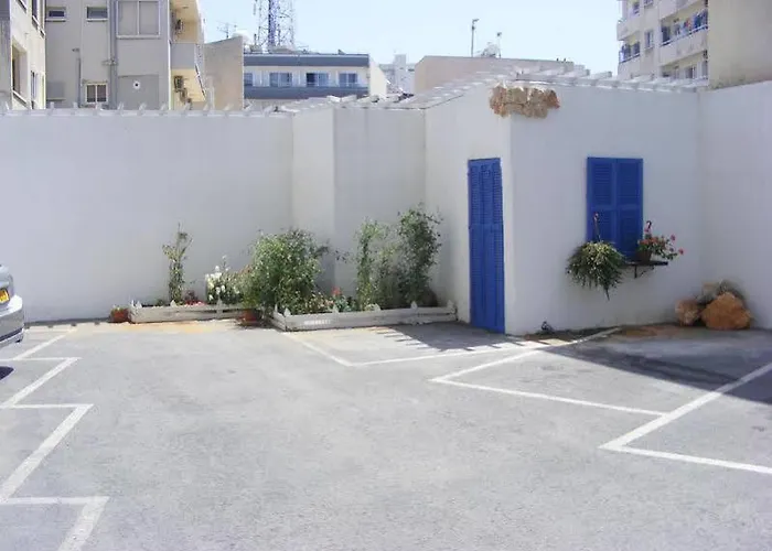 公寓式酒店 爱诺拉公寓酒店 拉纳卡