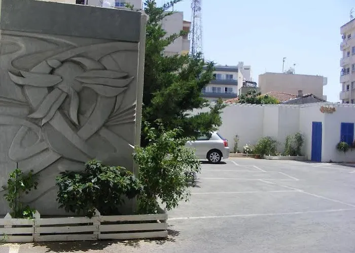 Lägenhetshotell Eleonora Larnaca