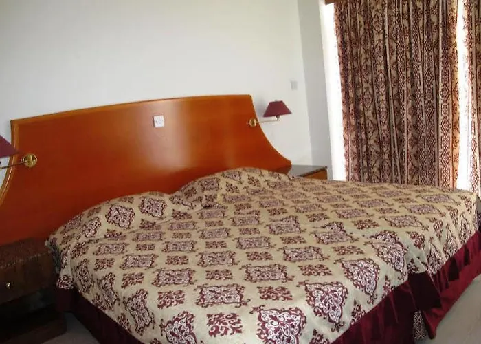 爱诺拉公寓酒店 拉纳卡