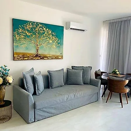 Eleonora Aparthotel 3*