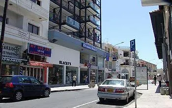 Aparthotel Eleonora Larnaca