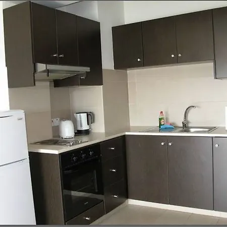 エレオノラ アパートホテル ラルナカ