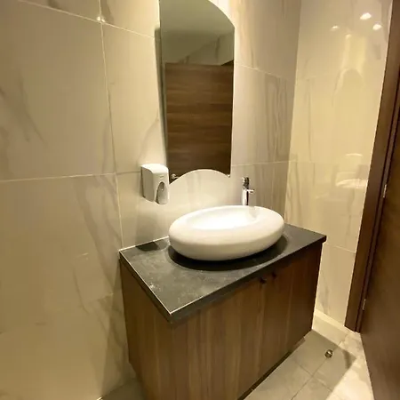 公寓式酒店 爱诺拉公寓酒店 拉纳卡