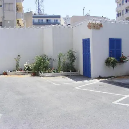 Aparthotel Eleonora Larnaca