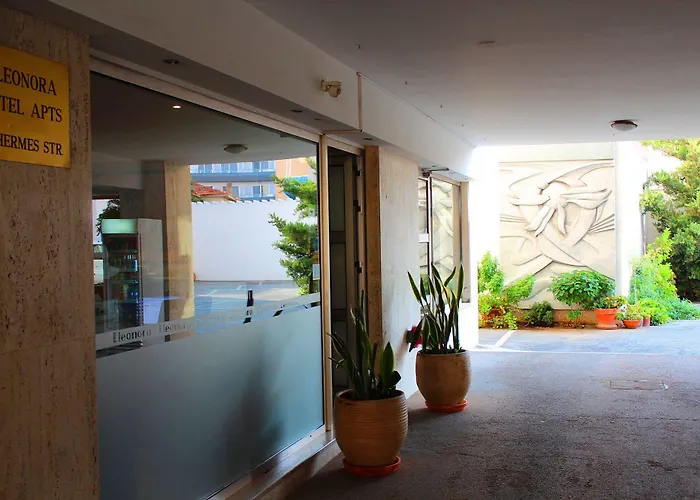 엘레오노라 아파트먼트 3*